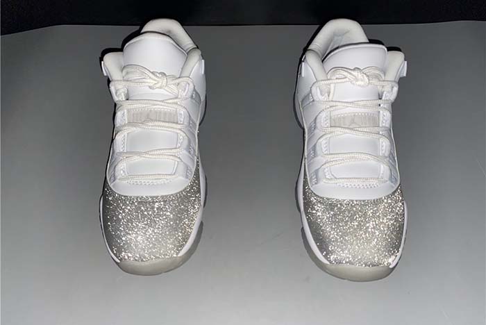 Air Jordan 11 WMNS “Metallic Silver” AR0715-101