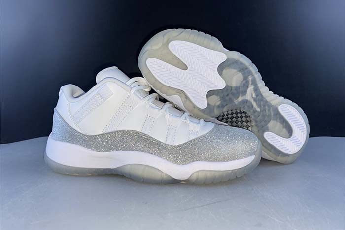 Air Jordan 11 WMNS “Metallic Silver” AR0715-101