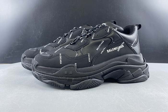 Ba*len*cia*ga triple s trainers black letters 541624 w09o1 9013
