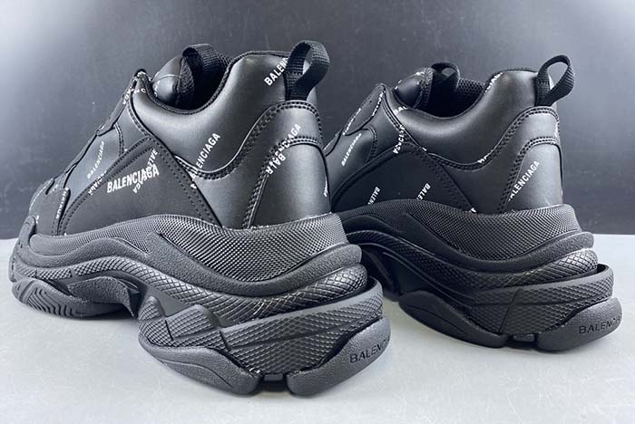 Ba*len*cia*ga triple s trainers black letters 541624 w09o1 9013