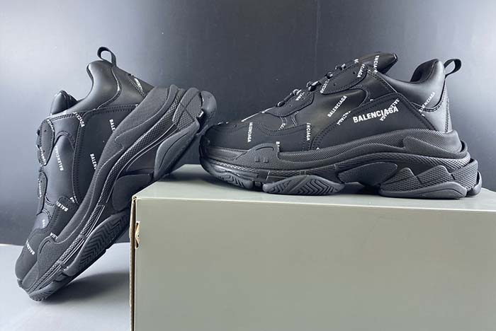 Ba*len*cia*ga triple s trainers black letters 541624 w09o1 9013