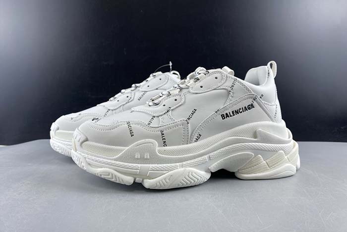 Ba*len*cia*ga triple s trainers white letters 541624 w09o1 8013