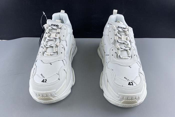 Ba*len*cia*ga triple s trainers white letters 541624 w09o1 8013