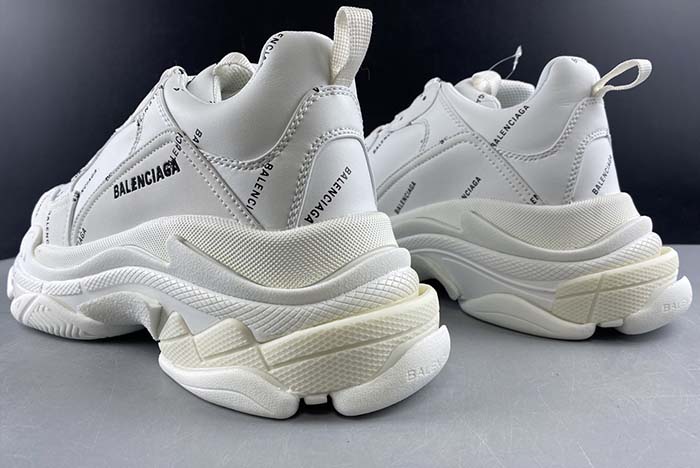 Ba*len*cia*ga triple s trainers white letters 541624 w09o1 8013