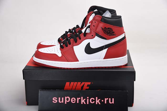Air Jordan 1 Retro High OG Chicago Red 555088-101