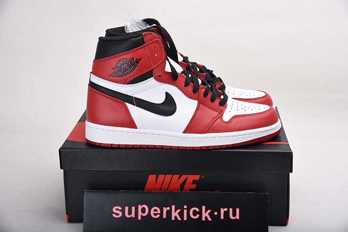 Air Jordan 1 Retro High OG Chicago Red 555088-101