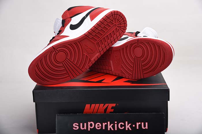 Air Jordan 1 Retro High OG Chicago Red 555088-101