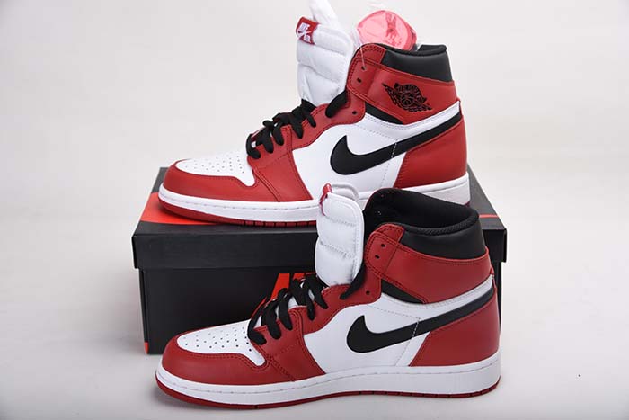 Air Jordan 1 Retro High OG Chicago Red 555088-101