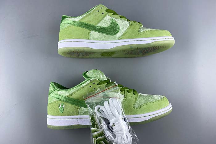 Strangelove x NK Sb Dunk Low CT2552-300