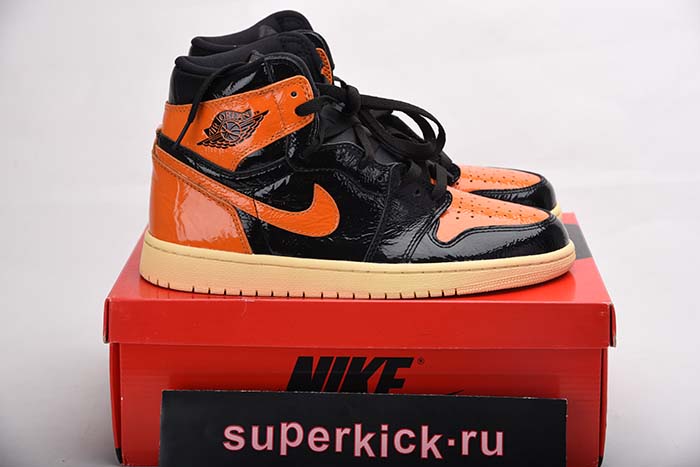 AIR JORDAN 1 SHATTERED BACKBOARD 3.0 555088-028