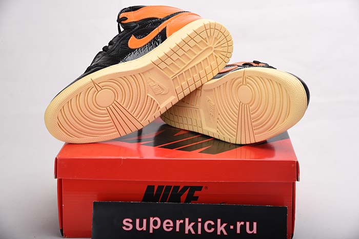 AIR JORDAN 1 SHATTERED BACKBOARD 3.0 555088-028