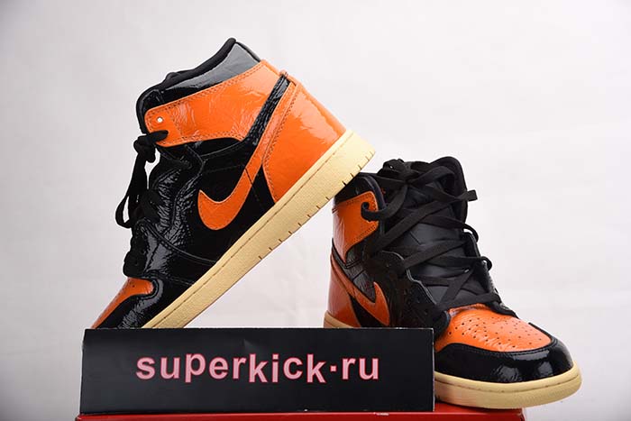 AIR JORDAN 1 SHATTERED BACKBOARD 3.0 555088-028