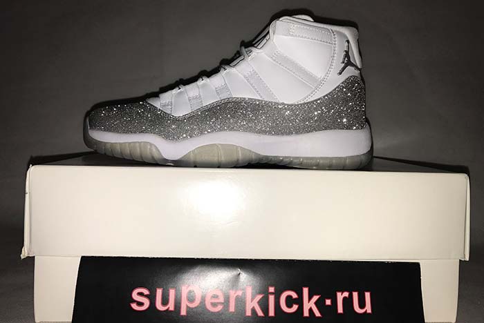 Air Jordan 11 WMNS “Metallic Silver AR0715-100