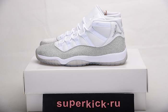 Air Jordan 11 WMNS “Metallic Silver AR0715-100