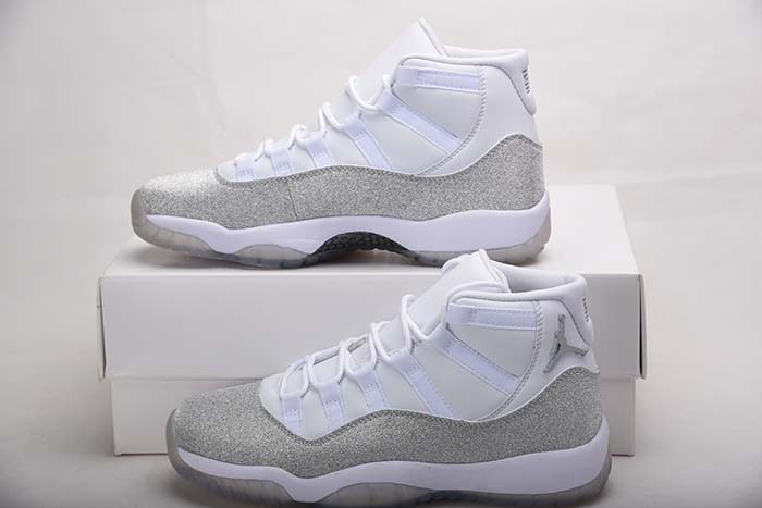 Air Jordan 11 WMNS “Metallic Silver AR0715-100