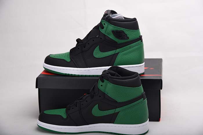 Air Jordan 1 Retro High OG Pine Green 555088-030