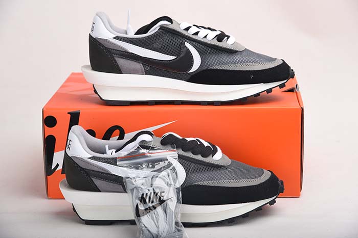 NIKE LD WAFFLE SACAI BLUE MULTI - BV0073-001