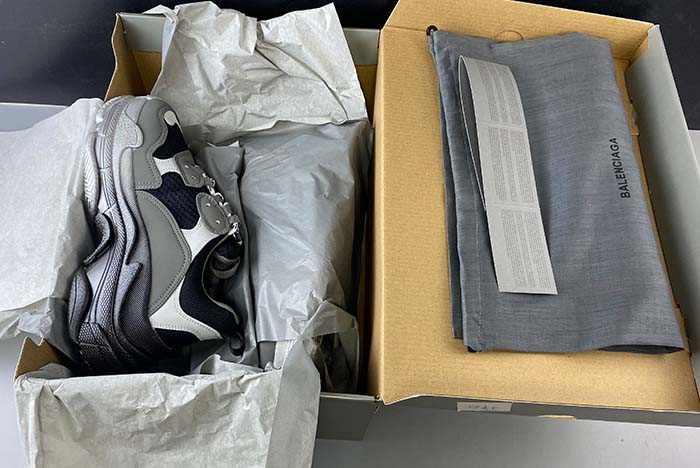 Ba*len*cia*ga triple s trainers clear sole black grey 545325 g09o1 9532