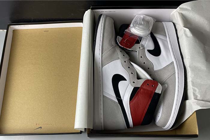 Air Jordan 1 “Light Smoke Grey”