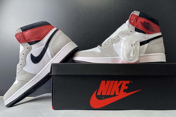 Air Jordan 1 “Light Smoke Grey”