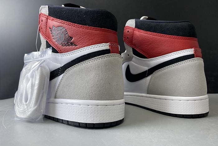 Air Jordan 1 “Light Smoke Grey”