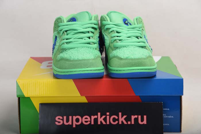 GRATEFUL DEAD X NIKE SB DUNK LOW “GREEN BEAR” CJ5378-300