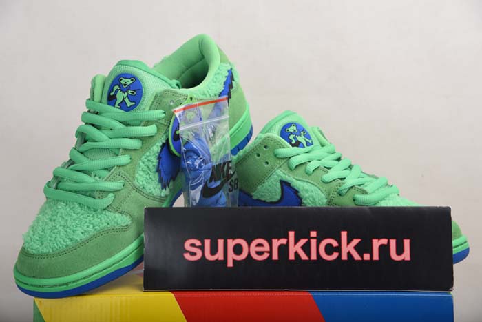GRATEFUL DEAD X NIKE SB DUNK LOW “GREEN BEAR” CJ5378-300