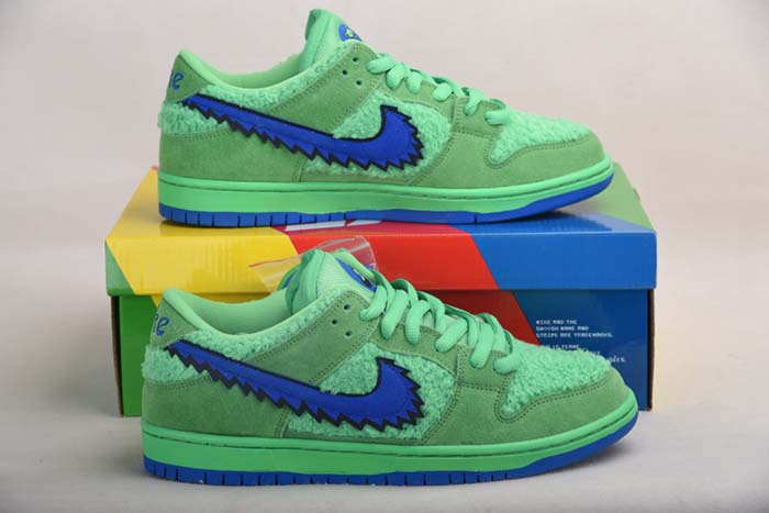 GRATEFUL DEAD X NIKE SB DUNK LOW “GREEN BEAR” CJ5378-300