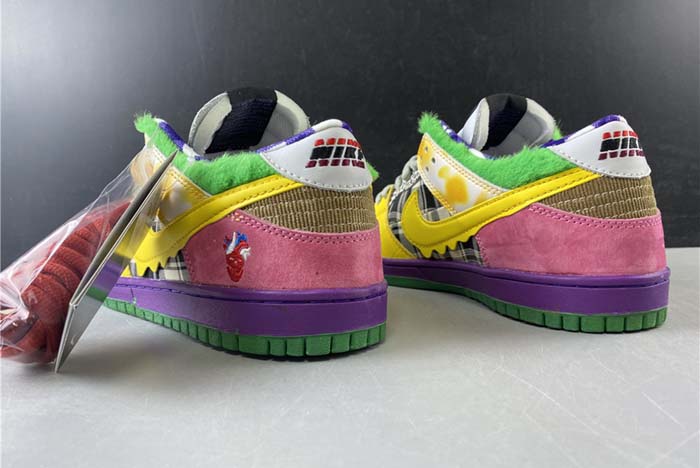 Nike SB Dunk Low  318403-137