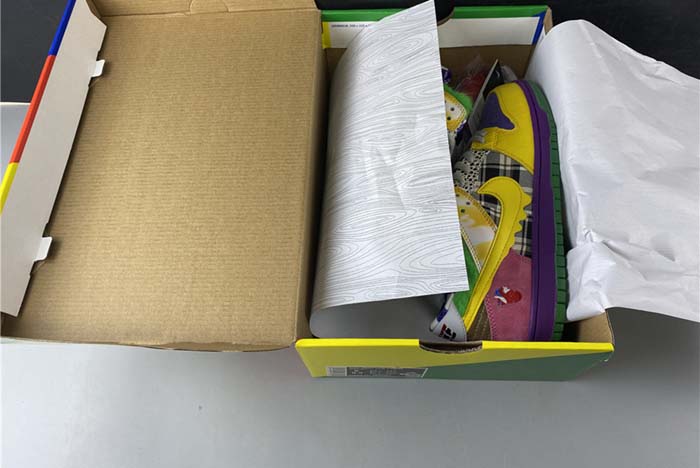 Nike SB Dunk Low  318403-137