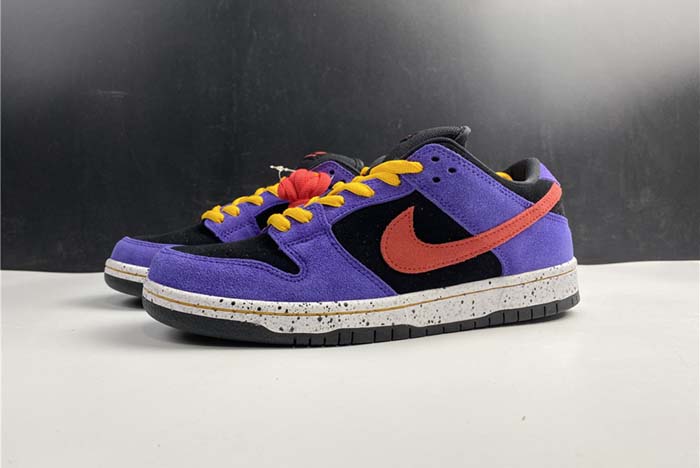 Nike SB Dunk Low ACG