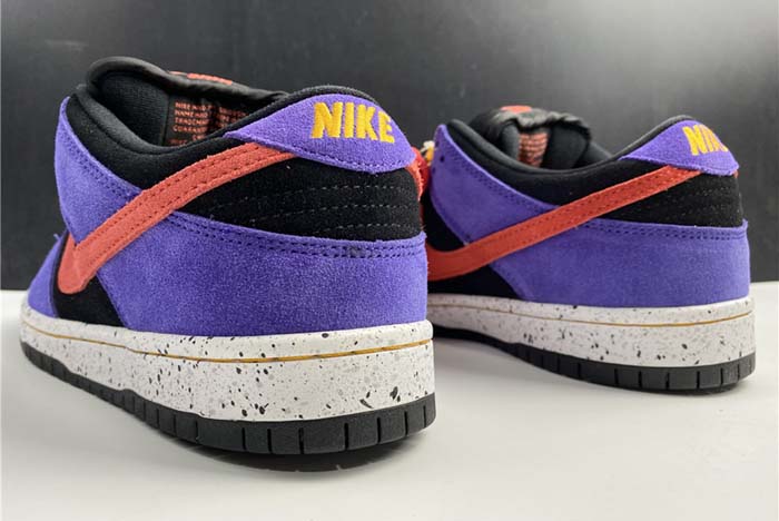 Nike SB Dunk Low ACG