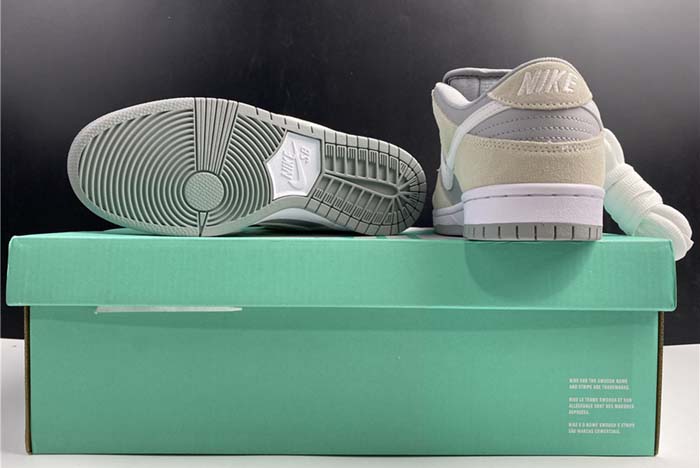 【TOM】Nike Dunk SB L TRD  AR0778-110