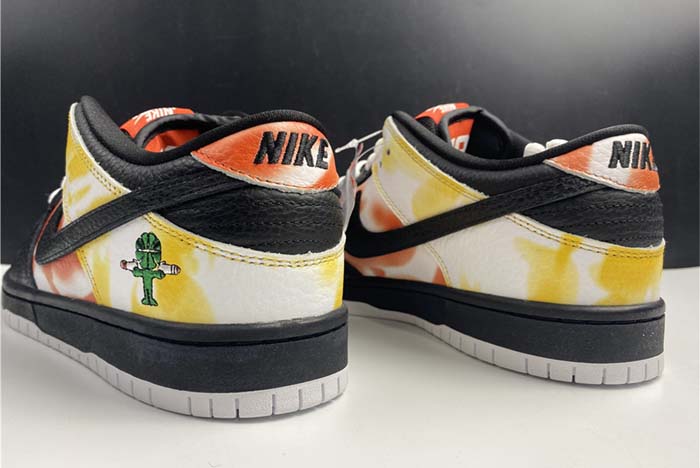 Nike SB Dunk Low“Raygun  BQ6832-001