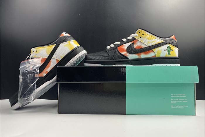 Nike SB Dunk Low“Raygun  BQ6832-001