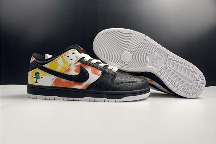 Nike SB Dunk Low“Raygun  BQ6832-001
