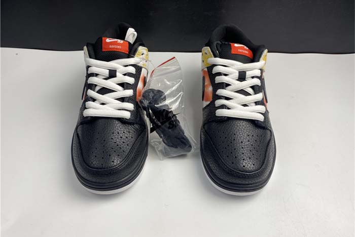 Nike SB Dunk Low“Raygun  BQ6832-001