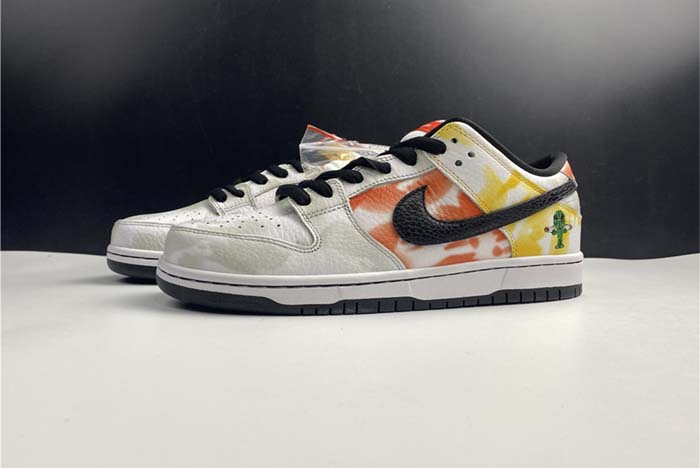 Nike SB Dunk Low“Raygun” BQ6832-001a