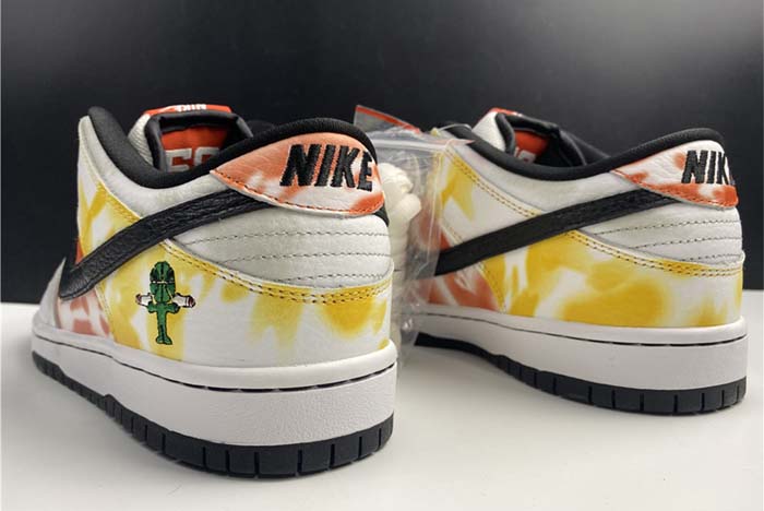 Nike SB Dunk Low“Raygun” BQ6832-001a