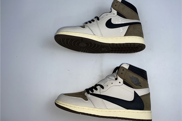 Travis Scott x Air Jordan 1 CD4487-100