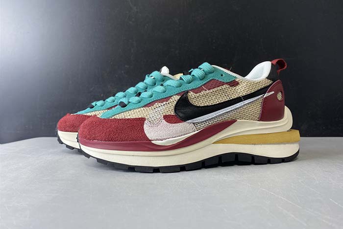 Sacai x Nike Pegasus VaporFly SP