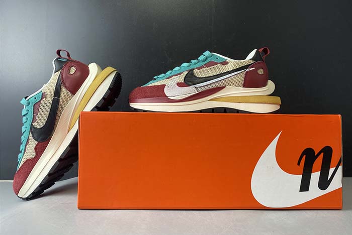Sacai x Nike Pegasus VaporFly SP