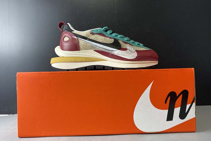 Sacai x Nike Pegasus VaporFly SP