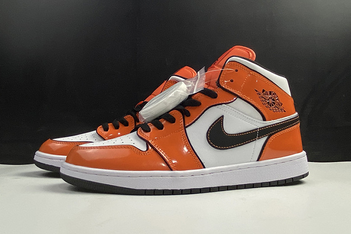 Air Jordan 1 Mid “Turf Orange”