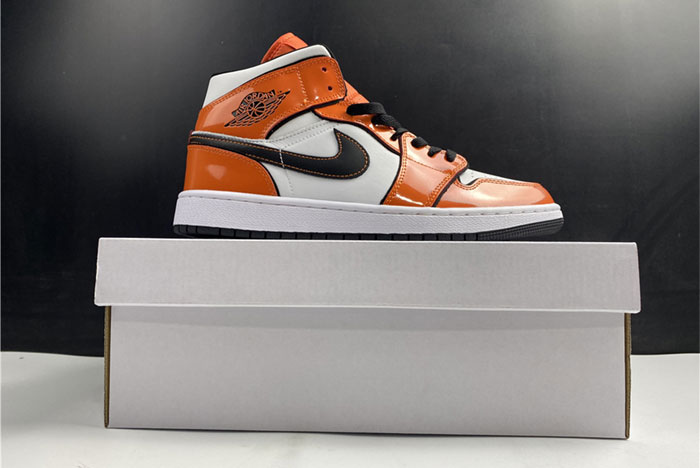 Air Jordan 1 Mid “Turf Orange”