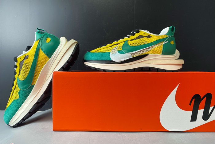 Sacai x Nike Pegasua Vaporfly Yellow Green HUO