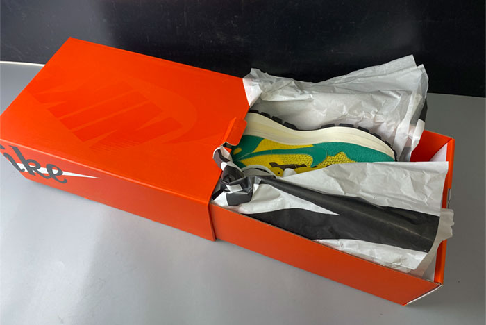 Sacai x Nike Pegasua Vaporfly Yellow Green HUO