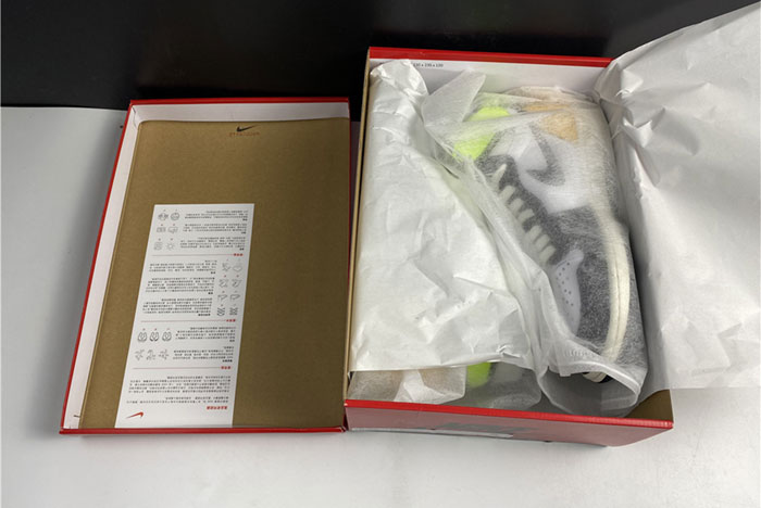 Air Jordan 1 High OG “University Gold”