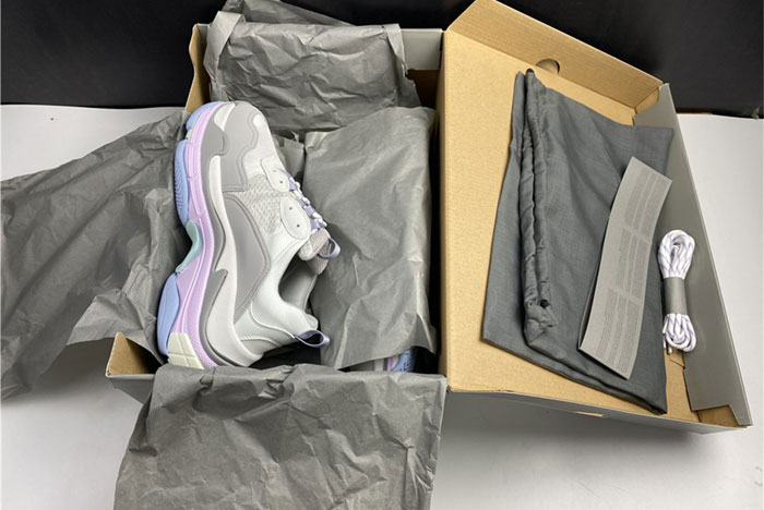 536737 W2FW1 1977 TRACK 2 OPEN SNEAKER