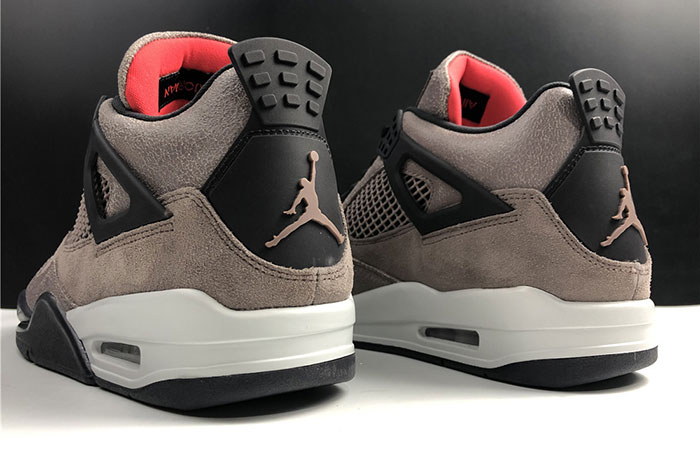 Air Jordan 4 Retro "Taupe Haze"